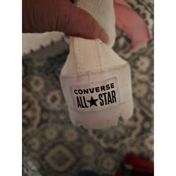 Converse Chuck Taylor Tennis Shoes. Womens Size 8. White With Pink Shoelaces... - Picture 3 of 9